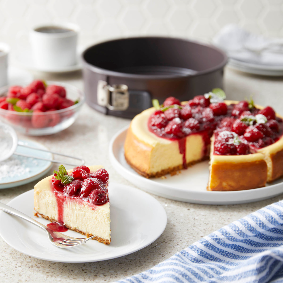 Classic Cheesecake with Raspberry Sauce – Paderno